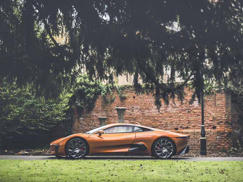 عرض سيارة جيمس بوند للبيع في أبوظبي